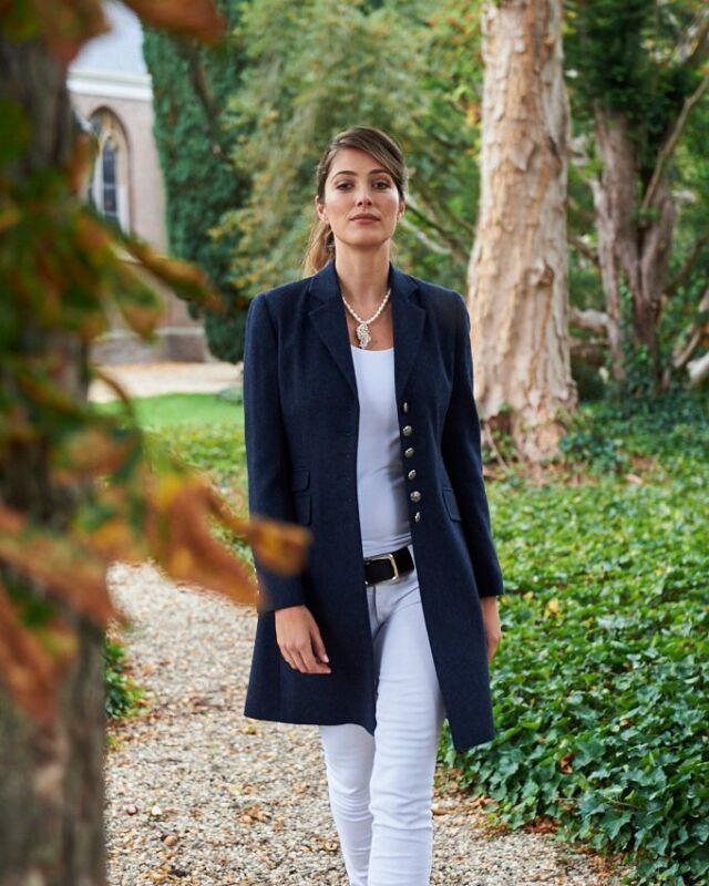 This timeless beauty will never go out of style—an iconic staple piece that lasts for years to come. 

#tweed #neveroutofstyle #spring  #capsulewardrobe #staplepiece #classicstyle #annalascata